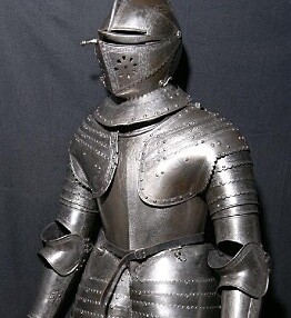 Three-quarter cuirassier armour, France (?), around 1610